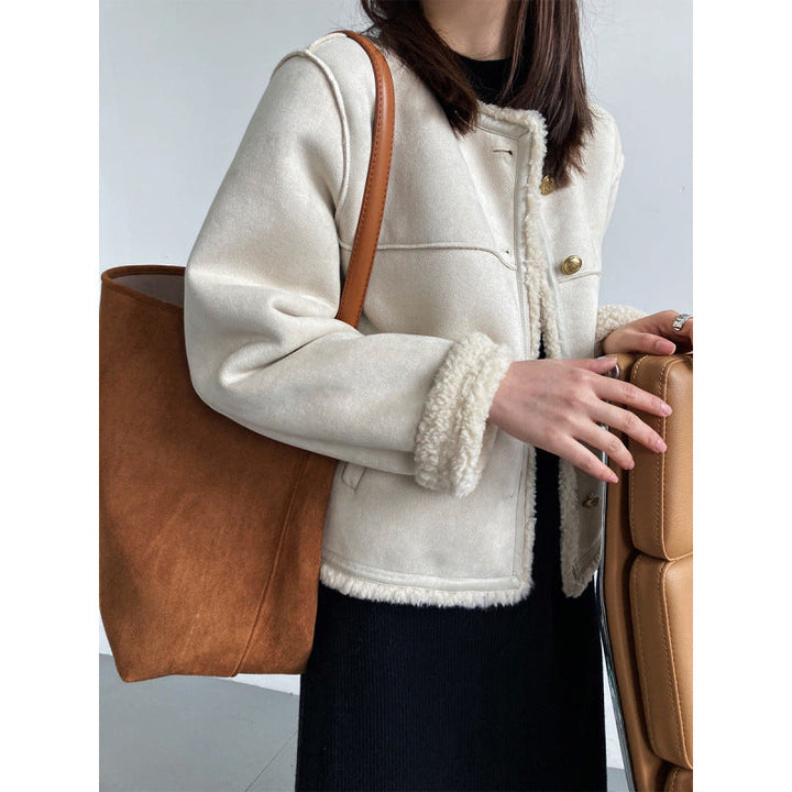 Women's jacket | short with a fur lining and button closure
