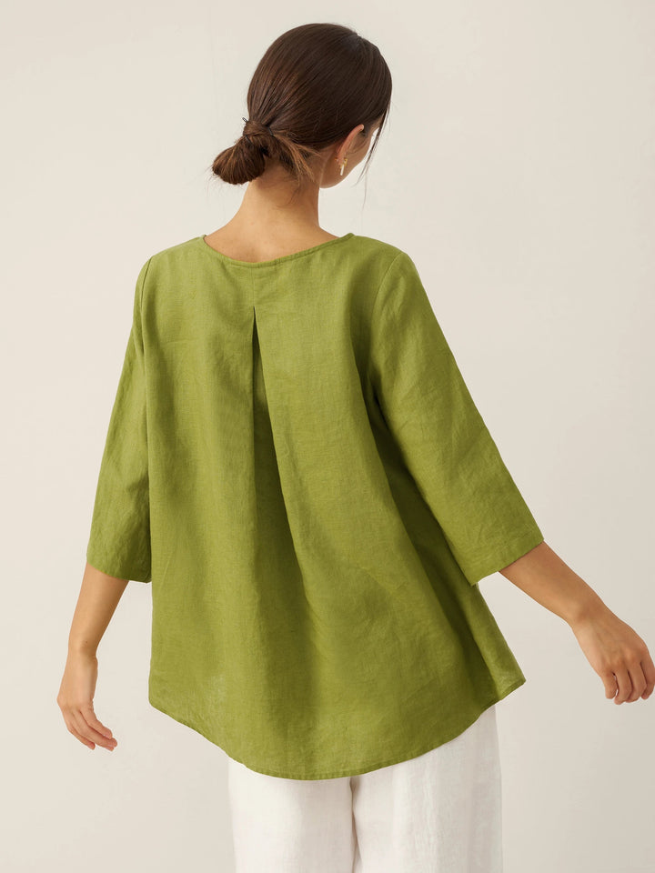 Evelyn | Comfortable Linen Top with Asymmetrical Hem and Round Neck