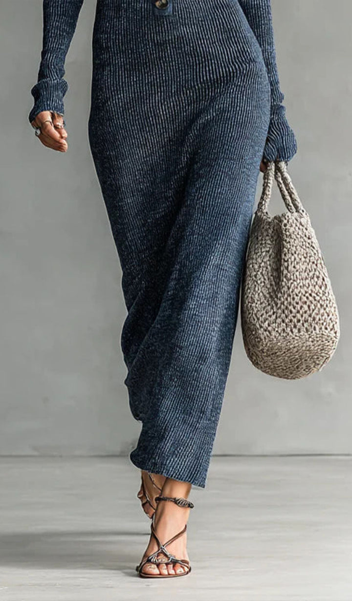 Fashionable Gray Maxi Dress with Long Sleeves and Retro Cut