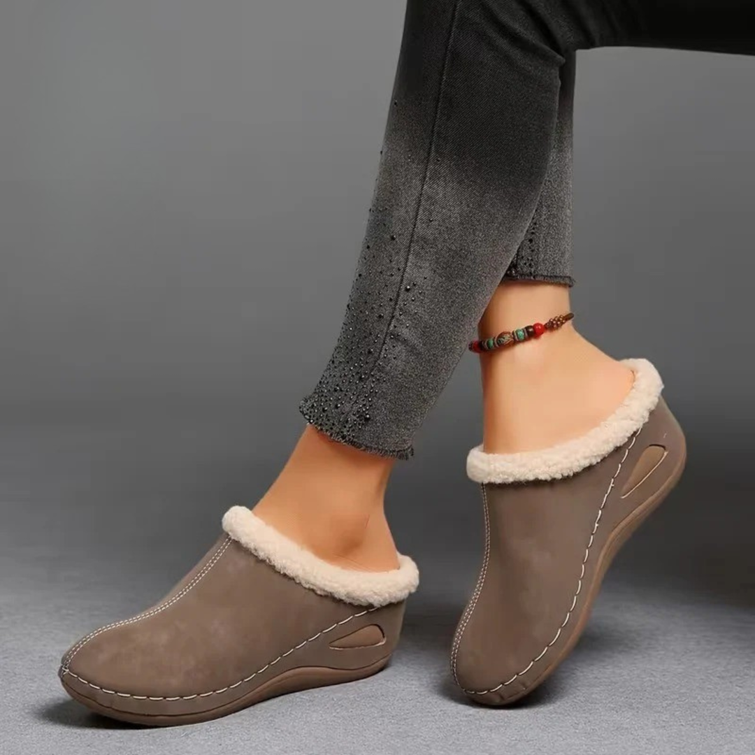 Cura | Women's Moccasins with Fleece Lining