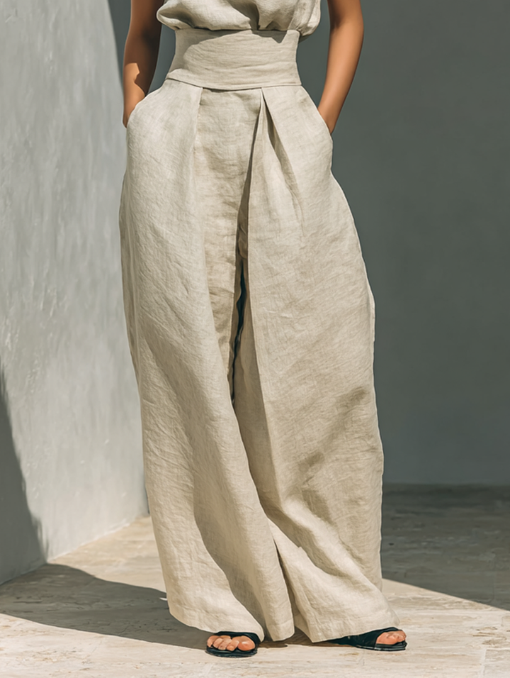 Maria - Set with a top and wide pants in a minimalist style for women