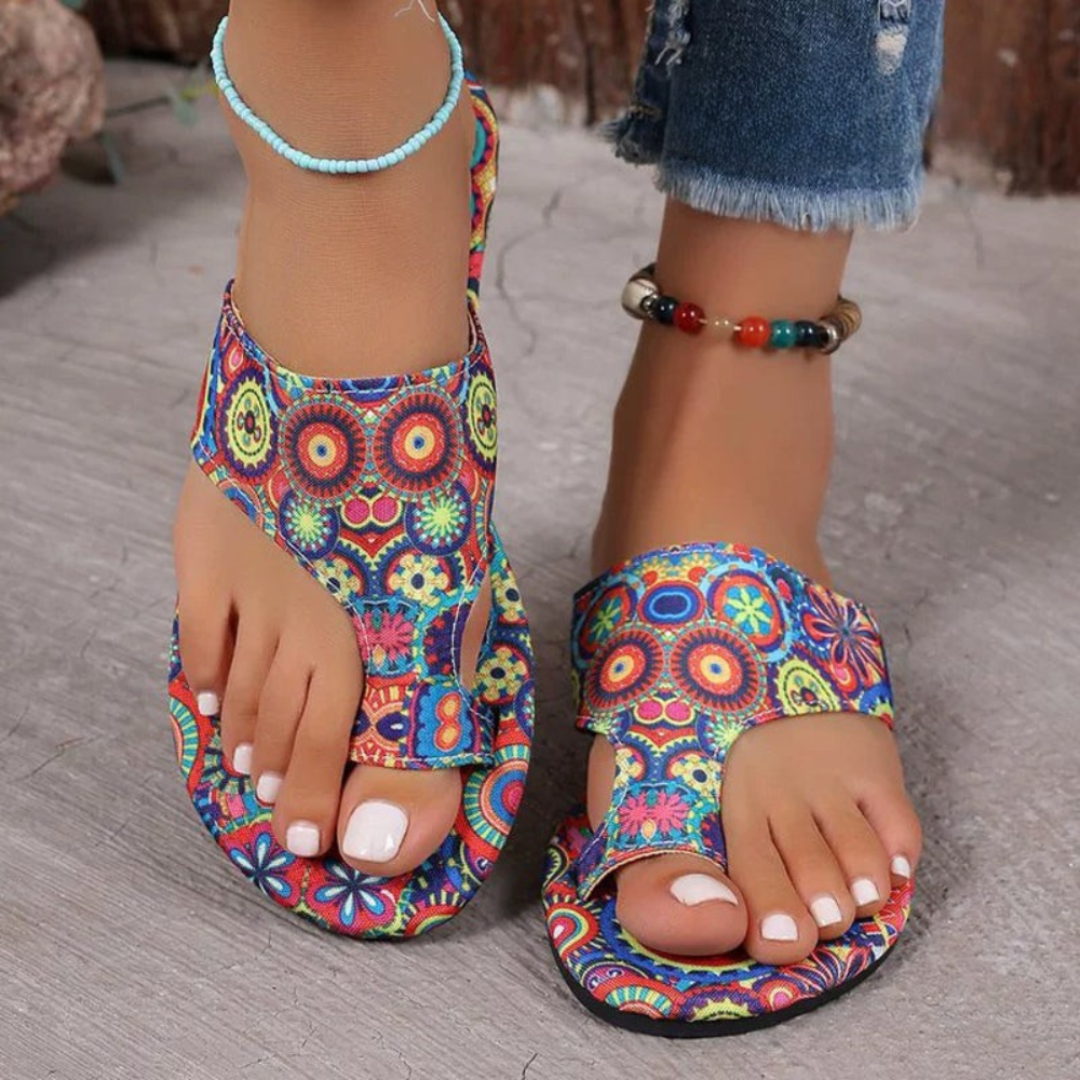 Women’s Flat Toe-Loop Sandals with Comfortable Strap Design