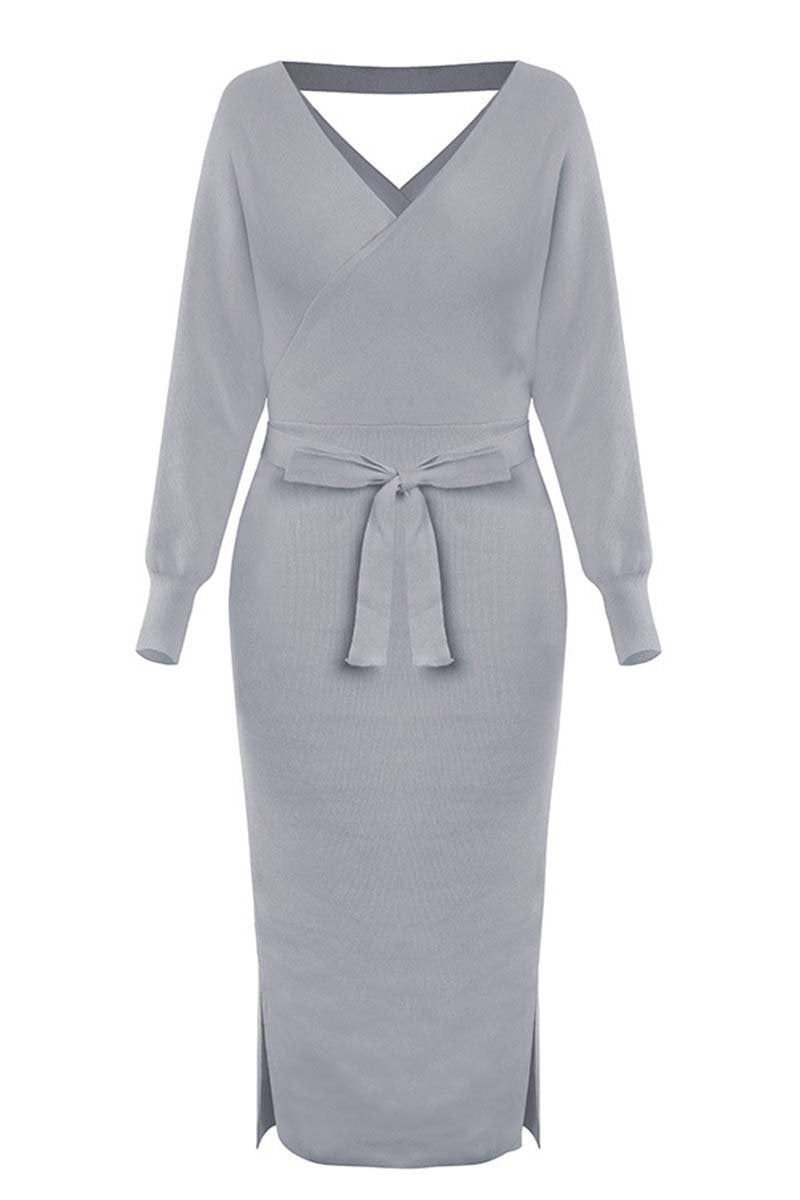 Laika | Knit Dress with V-Neck and Tie Belt