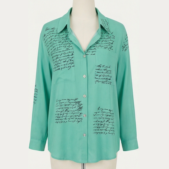 Women's shirt with pockets and handwritten print, button-up
