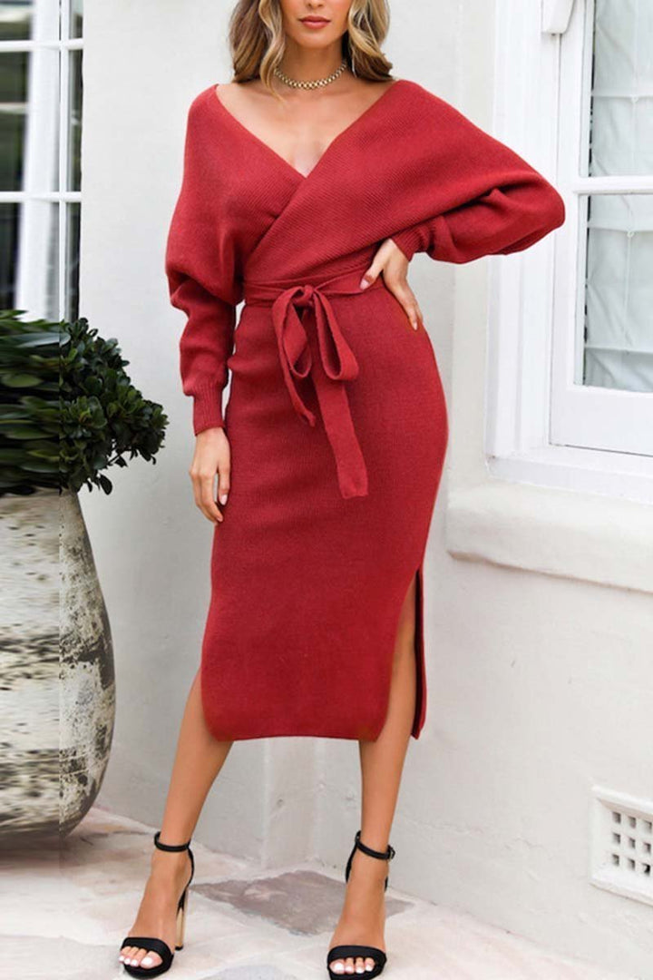 Laika | Knit Dress with V-Neck and Tie Belt