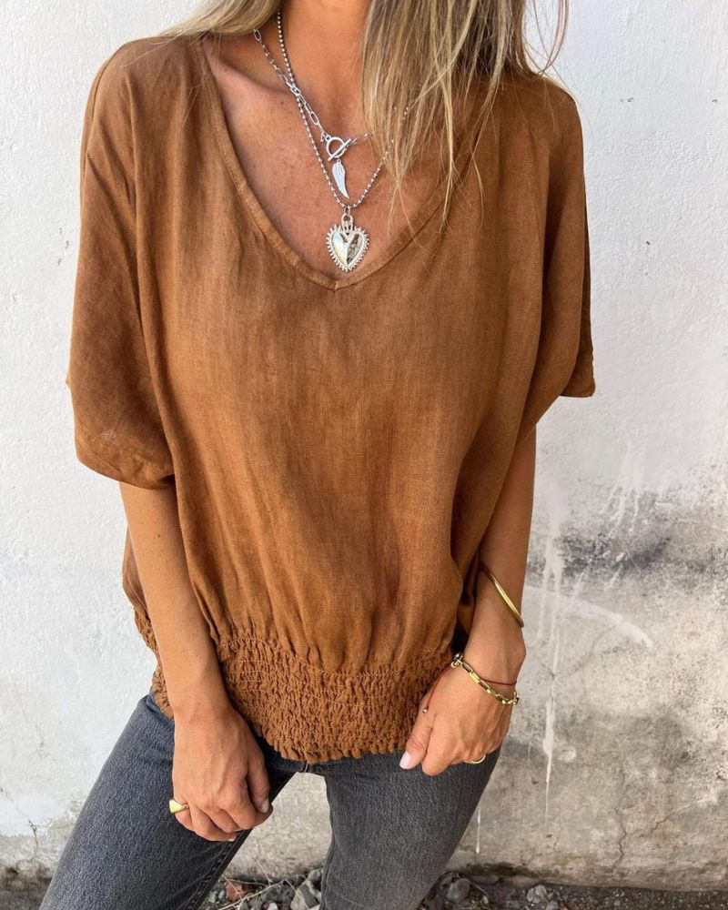 Bomiris | Fitted T-Shirt with V-Neck