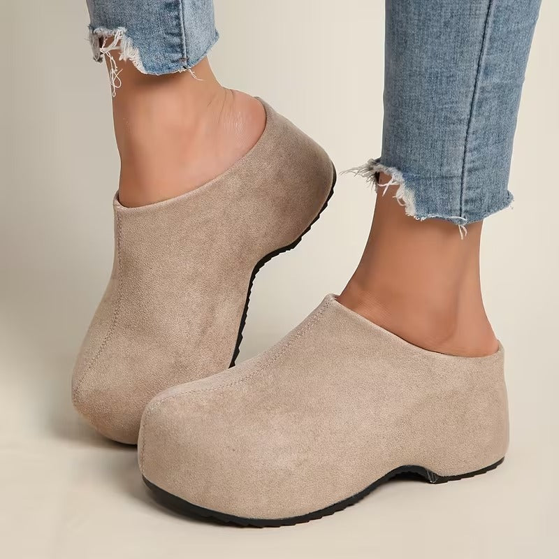 Veloura | Modern Comfort Slide Sandal Made of Soft Suede Leather