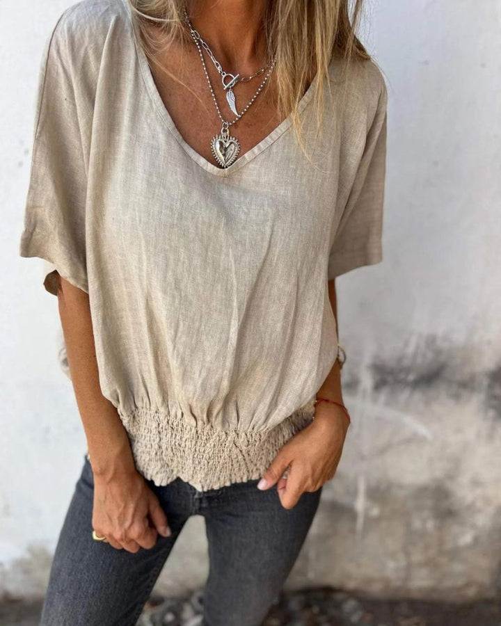 Bomiris | Fitted T-Shirt with V-Neck