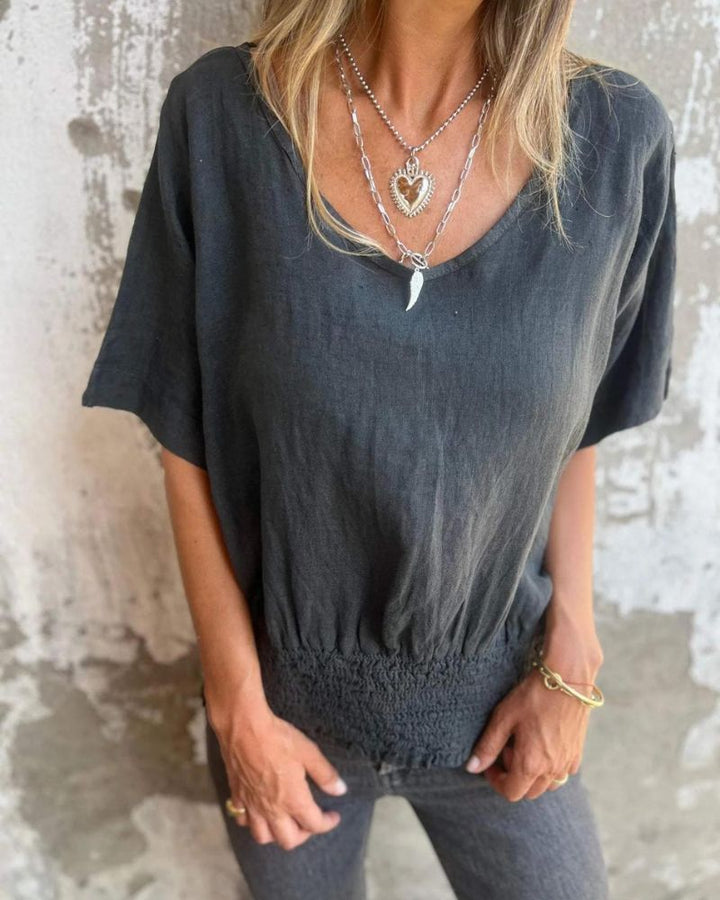 Bomiris | Fitted T-Shirt with V-Neck