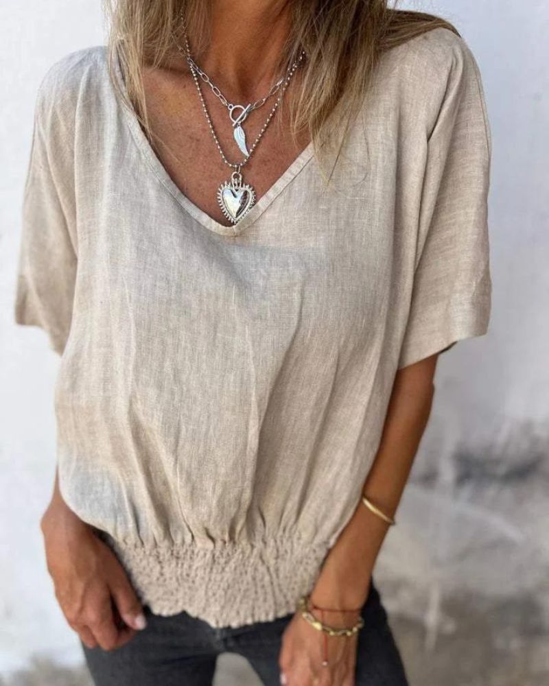 Bomiris | Fitted T-Shirt with V-Neck
