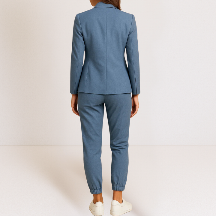 Monique | Modern Elegance in a Comfortable Suit