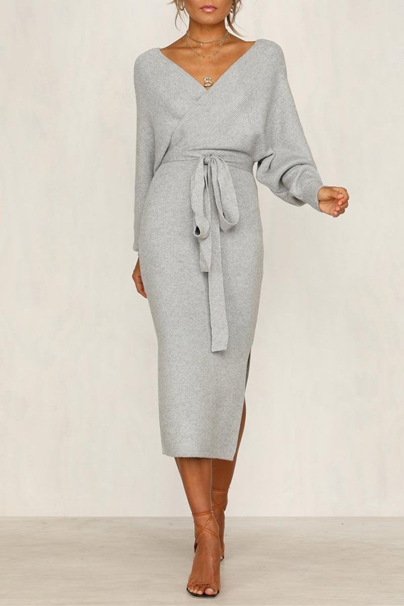 Laika | Knit Dress with V-Neck and Tie Belt