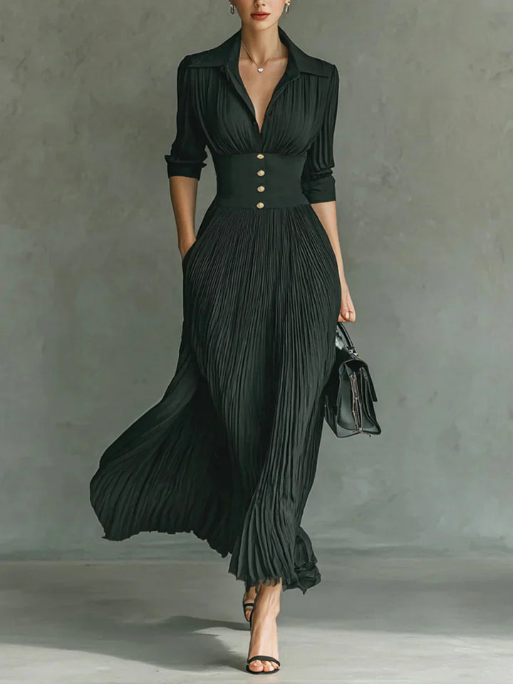 Elegant, pleated maxi dress with a collar and long sleeves