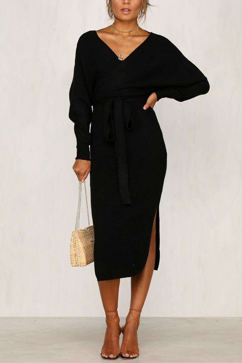 Laika | Knit Dress with V-Neck and Tie Belt