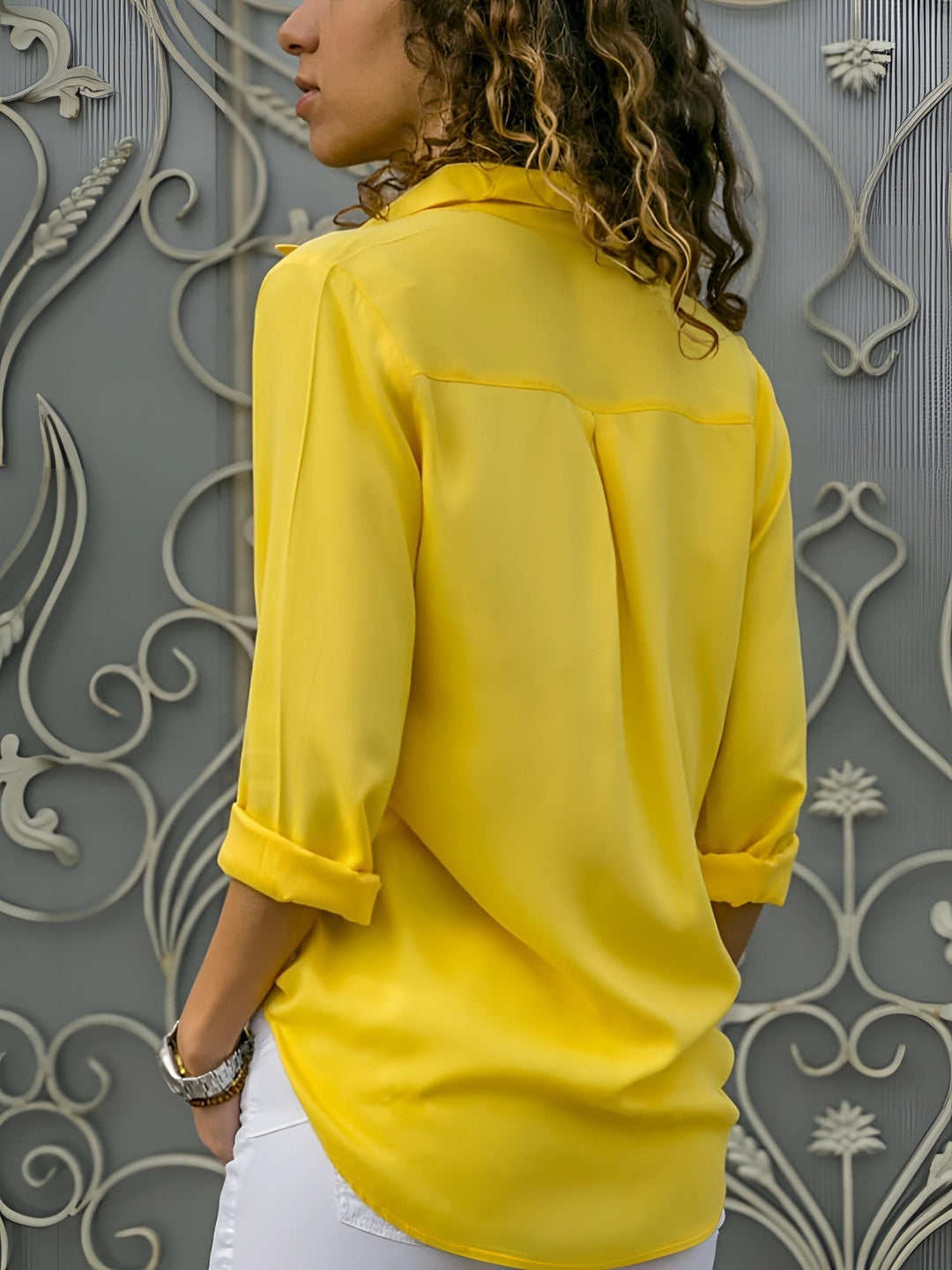 Women’s Elegant Button-Up Blouse with Classic Collar