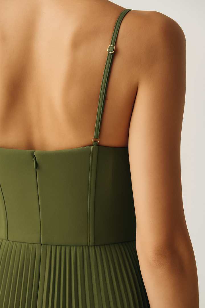 Nala | elegant dress with open back