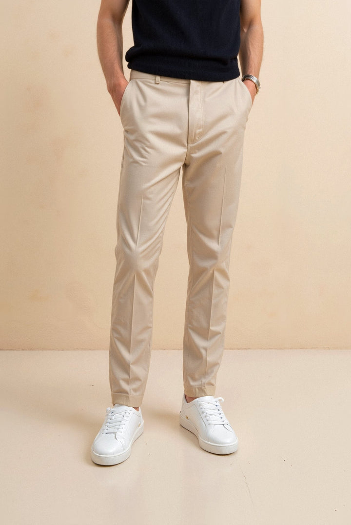 Stylish Sneakers for Men – Timeless White & Ideal for Any Casual Occasion.