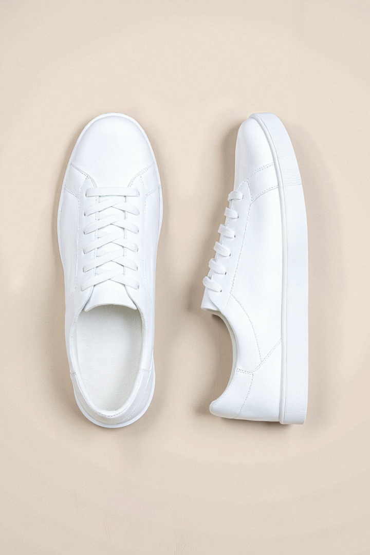Stylish Sneakers for Men – Timeless White & Ideal for Any Casual Occasion.