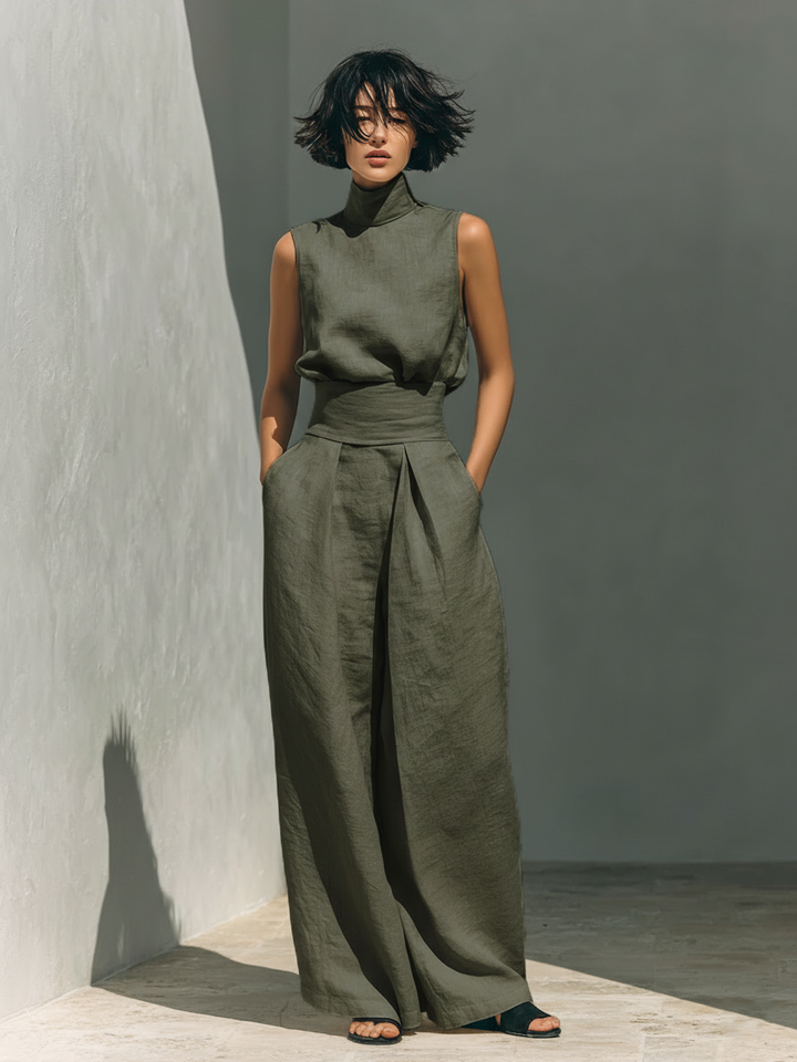 Maria - Set with a top and wide pants in a minimalist style for women