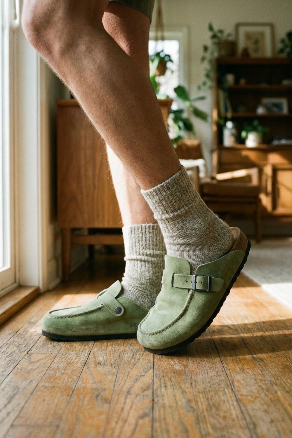 Ladies' Closed Clogs with Buckle