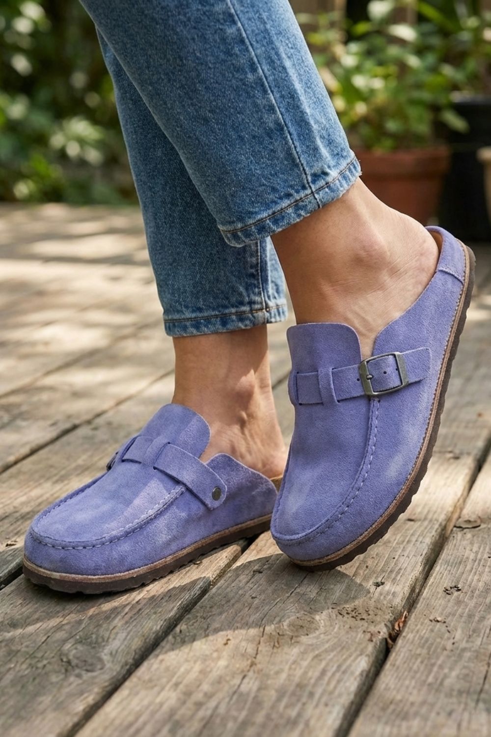Ladies' Closed Clogs with Buckle