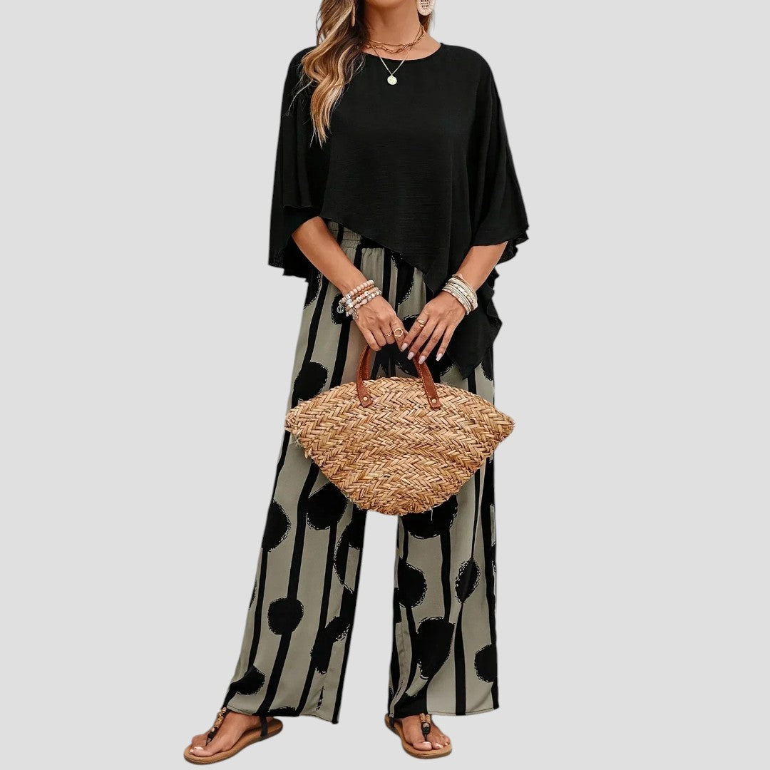 Wide women's pants with print and oversized blouse