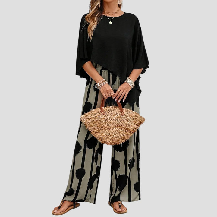 Wide women's pants with print and oversized blouse