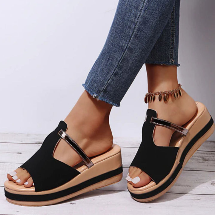 Women’s Comfortable Platform Strap Sandals