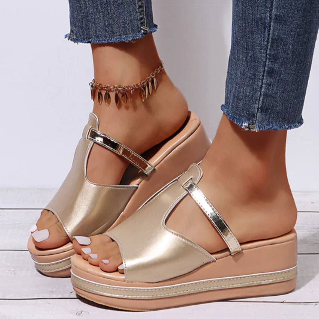 Women’s Comfortable Platform Strap Sandals