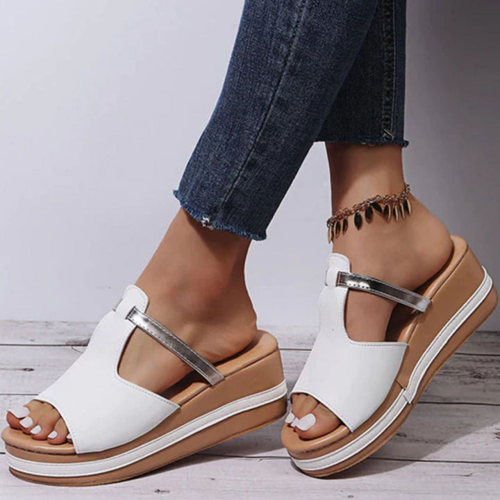 Women’s Comfortable Platform Strap Sandals