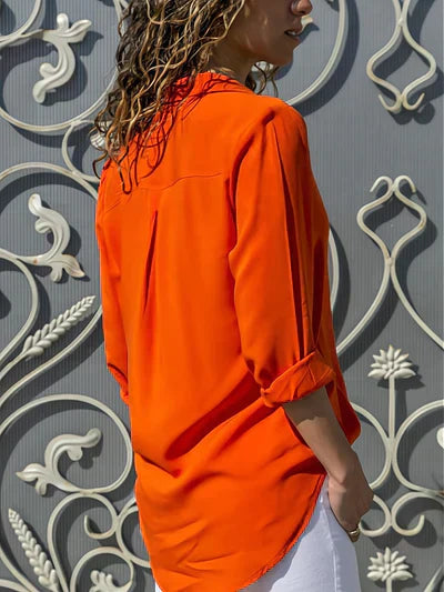 Women's shirt with collar and long sleeves with buttons