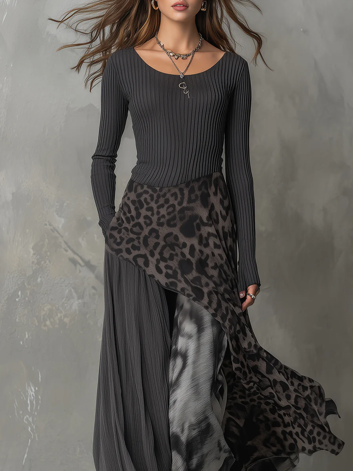 Gami | Fitted maxi dress with structured straps and leopard bottom