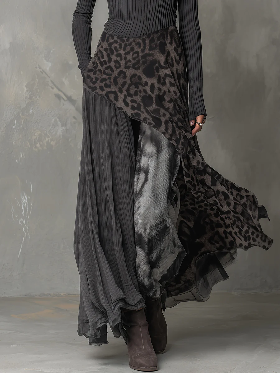 Gami | Fitted maxi dress with structured straps and leopard bottom