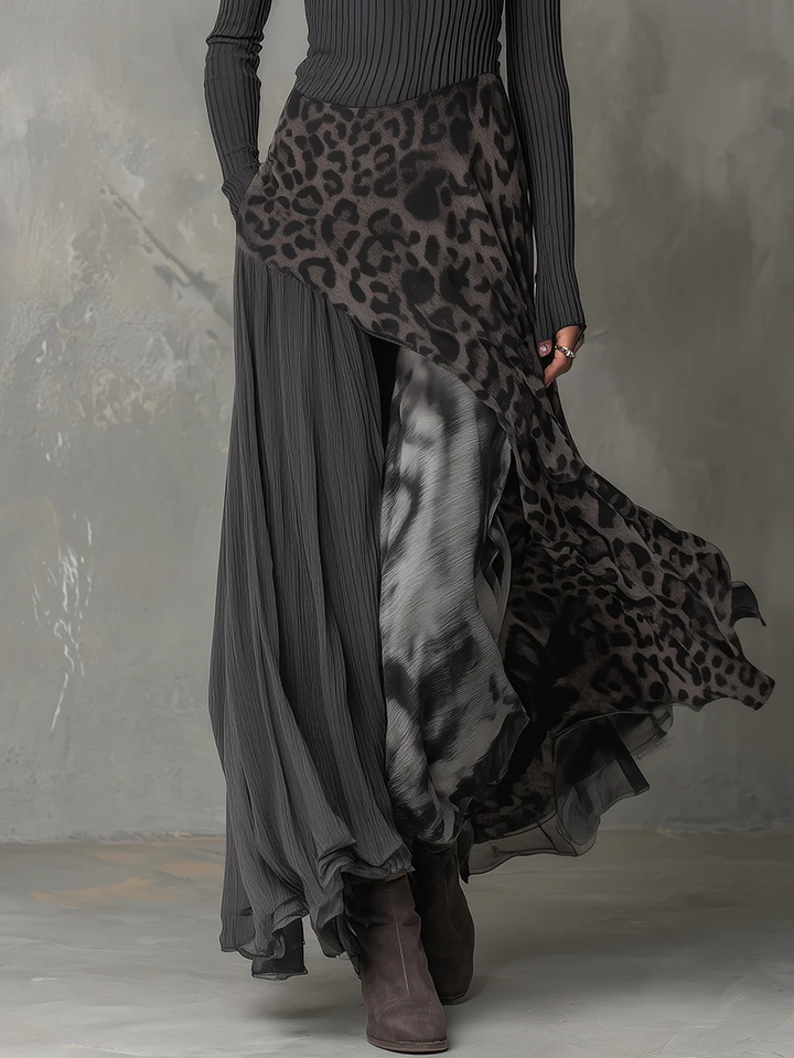 Gami | Fitted maxi dress with structured straps and leopard bottom