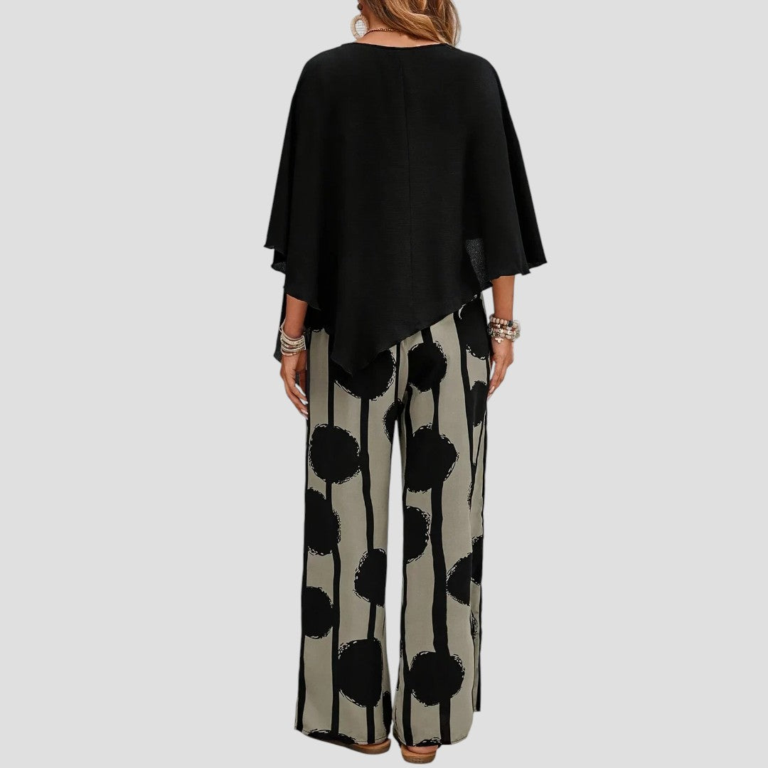 Wide women's pants with print and oversized blouse
