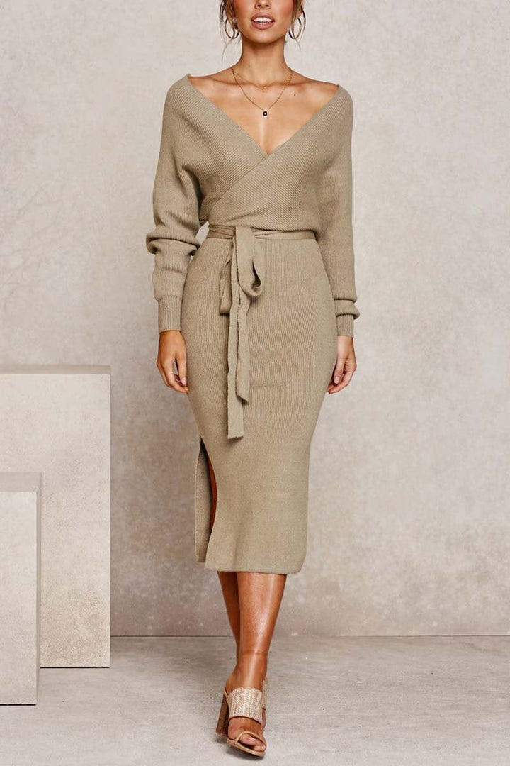 Laika | Knit Dress with V-Neck and Tie Belt
