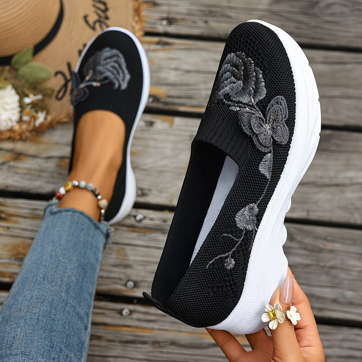 Lavinia | Embroidered Loafers with Butterfly Detail