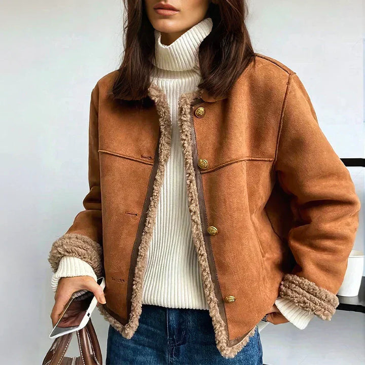 Women's jacket | short with a fur lining and button closure