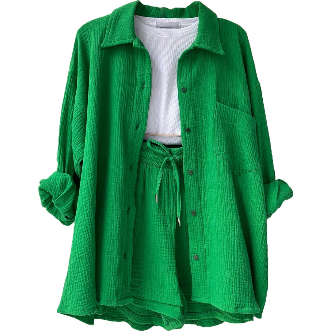 Women's complete set: shirt and shorts with a loose fit