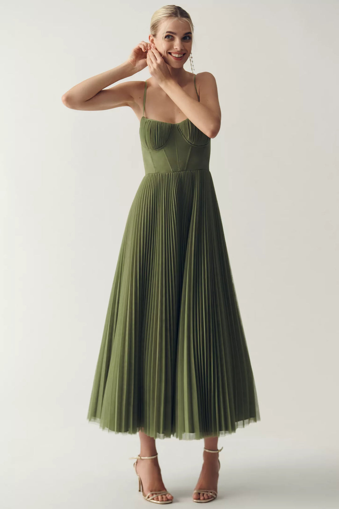 Nala | elegant dress with open back