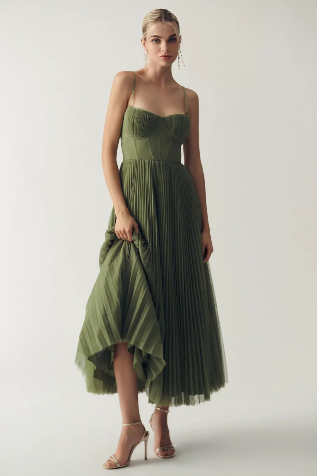 Nala | elegant dress with open back