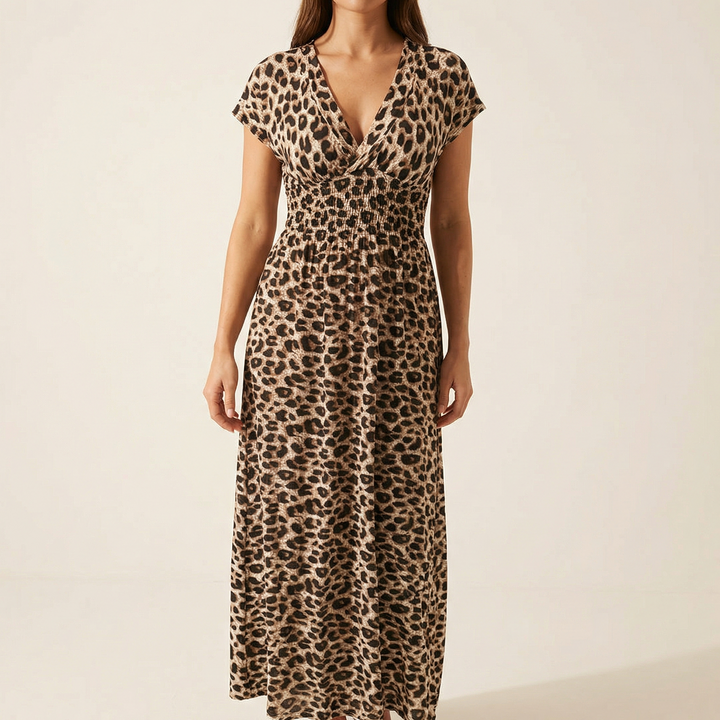 Women's maxi dress in leopard print with V-neck and short sleeves