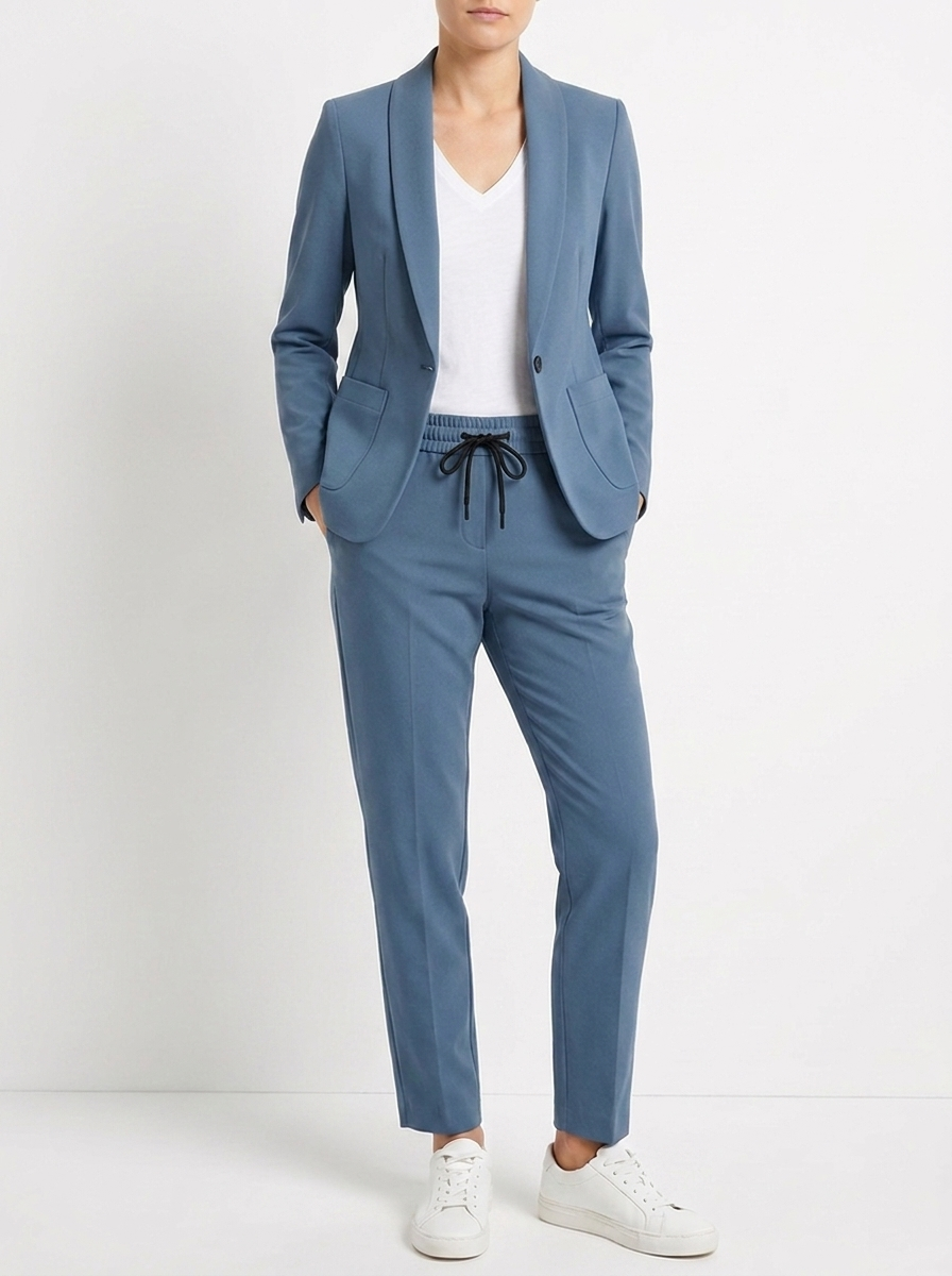 Monique | Modern Elegance in a Comfortable Suit