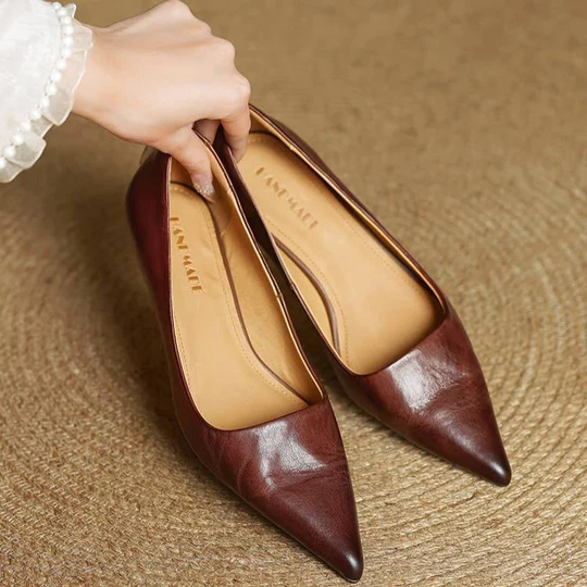 Afrila | Leather Pumps with Pointed Toe