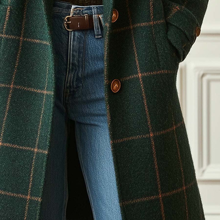 Women's plaid coat in a classic cut