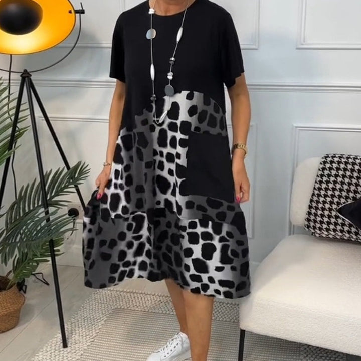 Beatrice | Loose Dress with Short Sleeves & Pattern