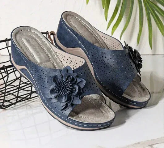 Women's Wedge Sandals with Flower and Openwork Pattern