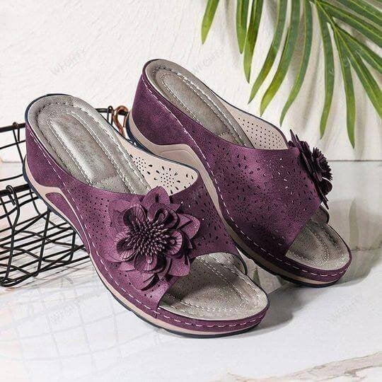 Women's Wedge Sandals with Flower and Openwork Pattern