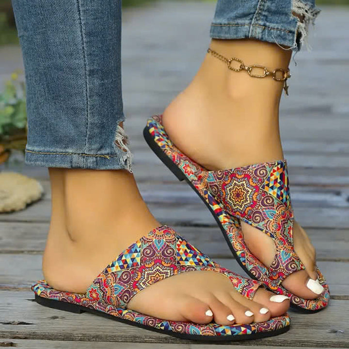 Women’s Flat Toe-Loop Sandals with Comfortable Strap Design